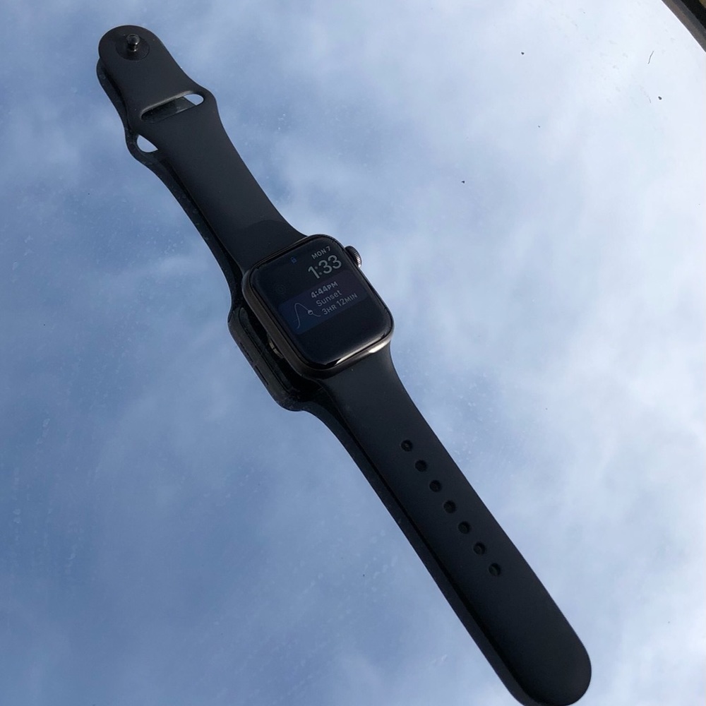 ‼️SOLD‼️unisex apple watch series 5